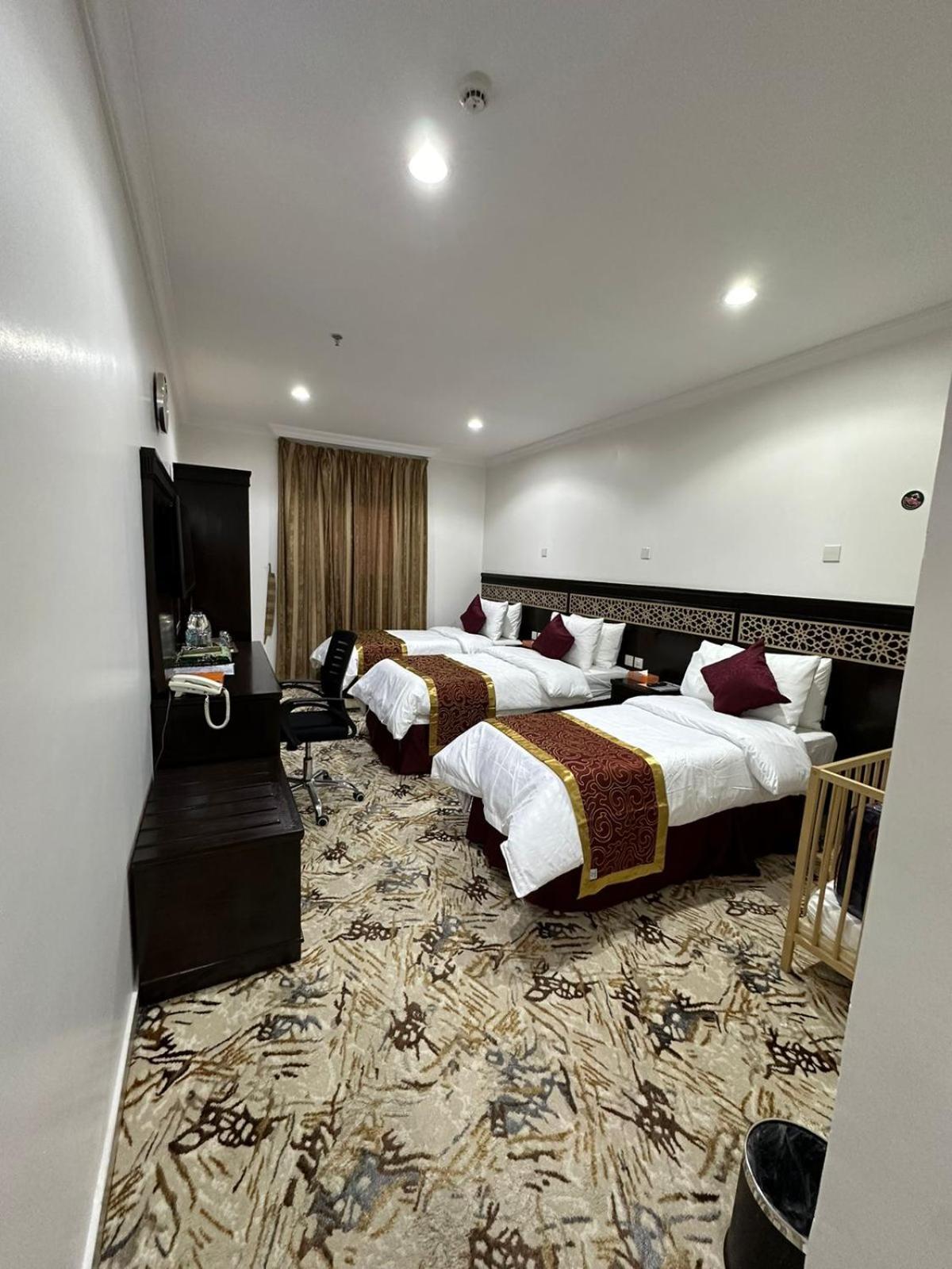 Nuzha Sqaure مكة